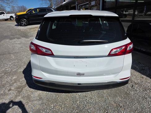 Used 2018 Chevrolet Equinox LS image 5