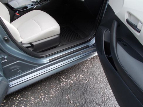 Used 2022 Toyota Corolla LE image 22