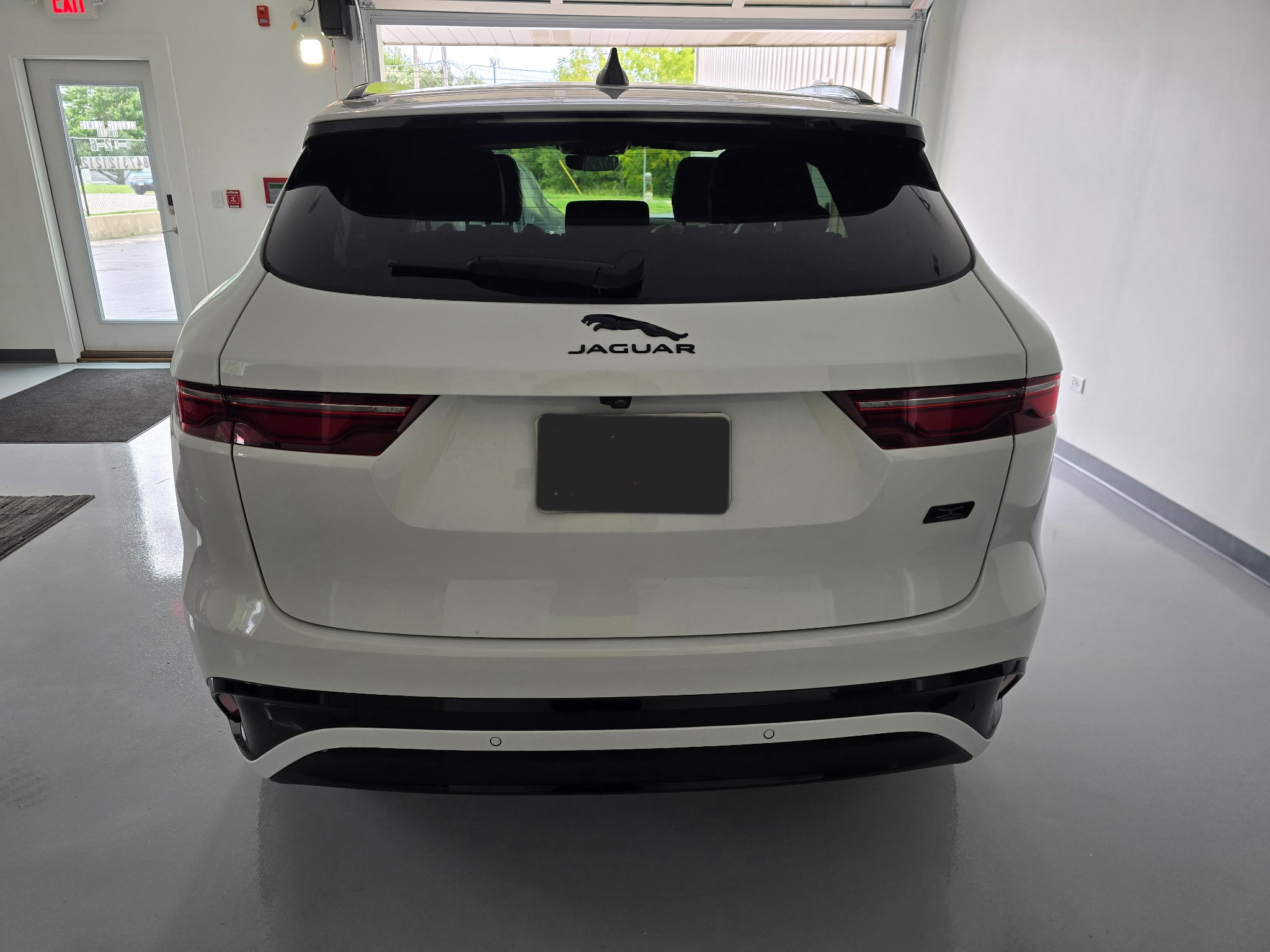 Used 2026 Jaguar F-PACE R-Dynamic S AWD/4WD image 4