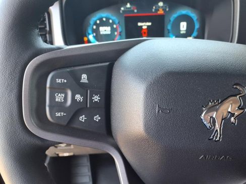 New 2025 Ford Bronco Badlands image 9