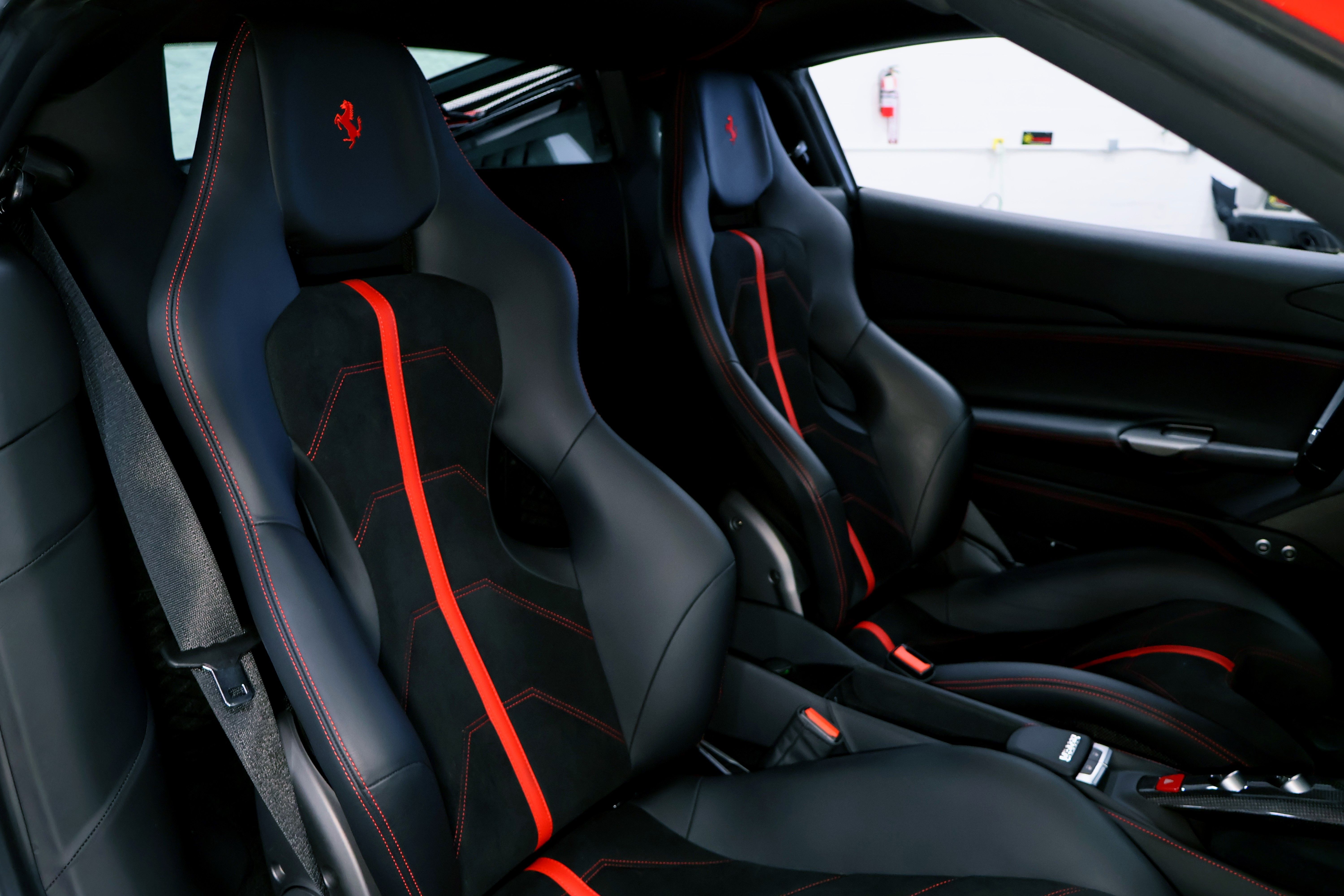 Used 2018 Ferrari 488 GTB RWD image 23