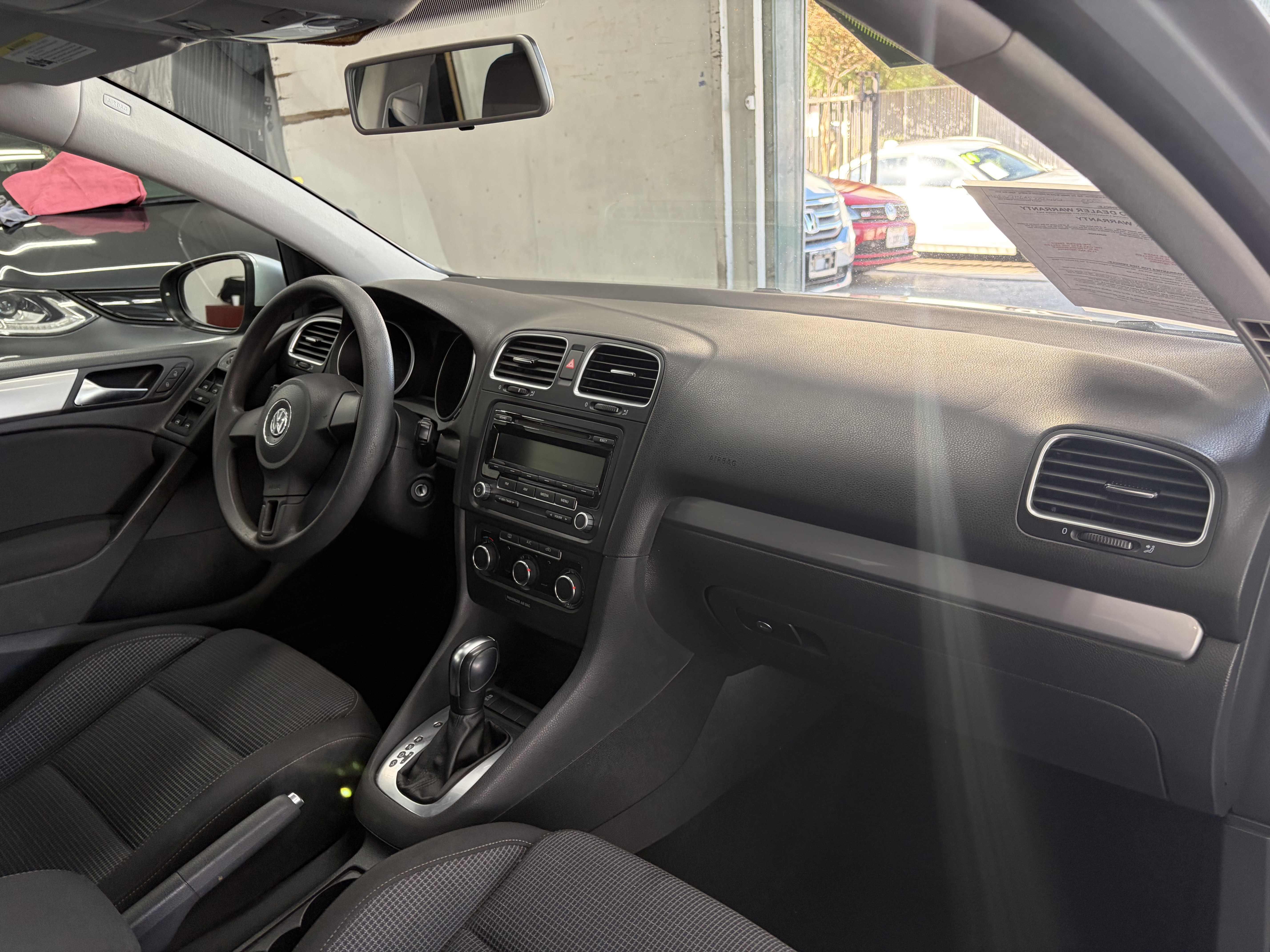 Used 2013 Volkswagen Golf 4-Door FWD image 17
