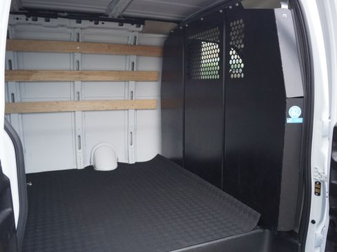 Used 2023 Chevrolet Express 2500 image 16