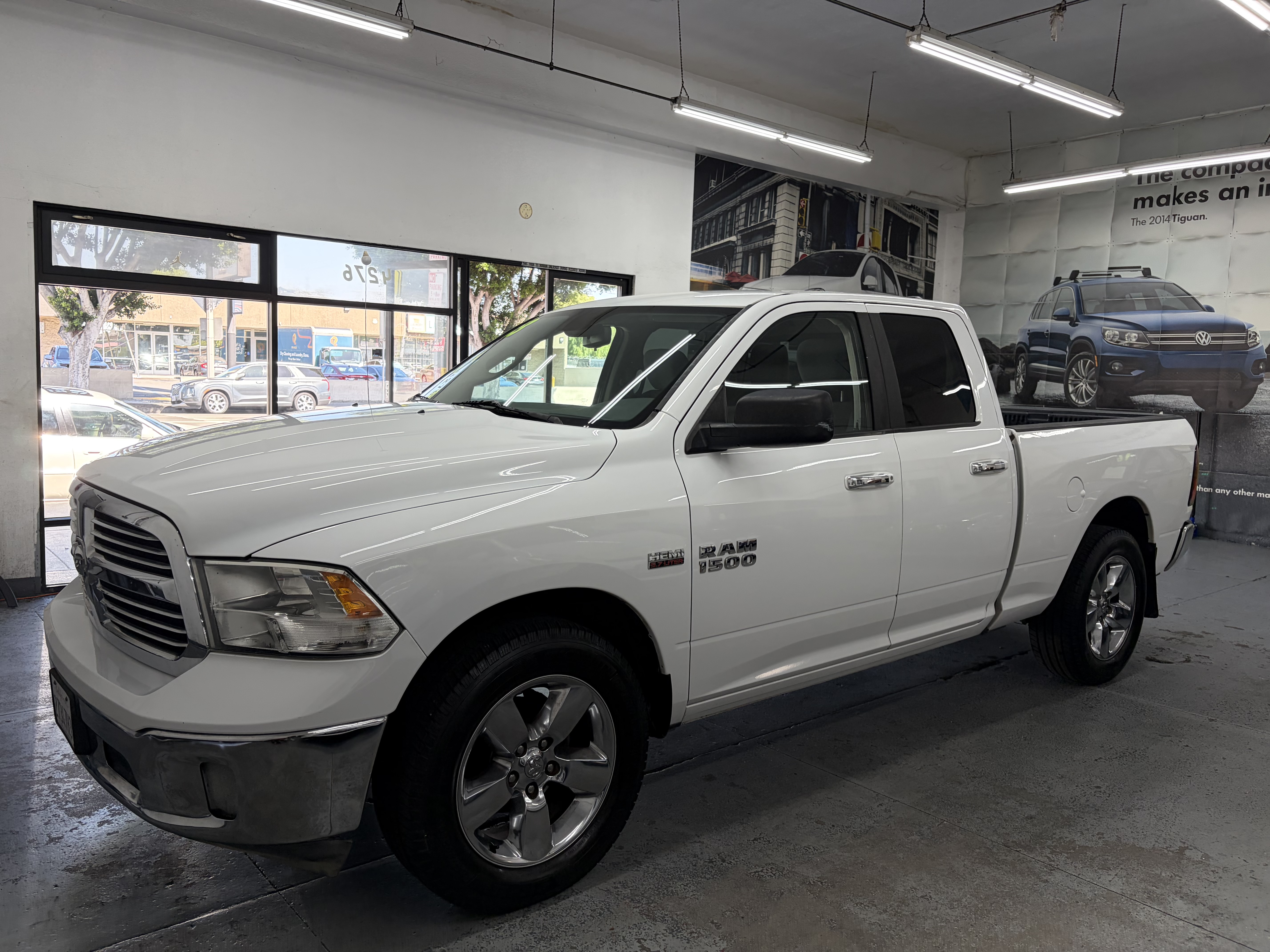 Used 2013 RAM 1500 2WD Quad Cab SLT image 2
