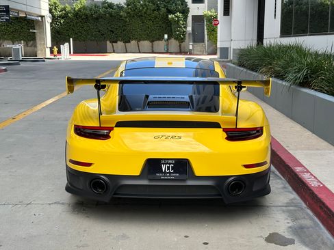 Used 2018 Porsche 911 GT2 RS Coupe RWD image 7