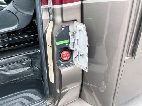 Used 2020 Mercedes-Benz Sprinter 4500 image 64