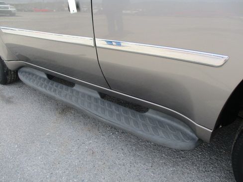 Used 2007 GMC Envoy SLE image 13