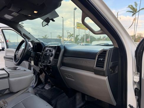 Used 2017 Ford F550 image 20