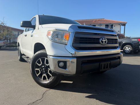 Used 2015 Toyota Tundra w/ TRD Off-Road Package AWD/4WD image 16