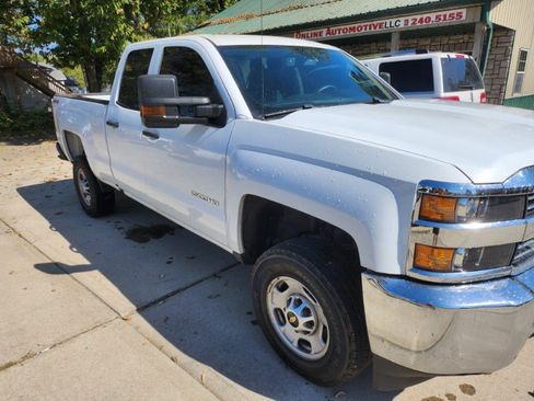 Used 2018 Chevrolet Silverado 2500 W/T image 1