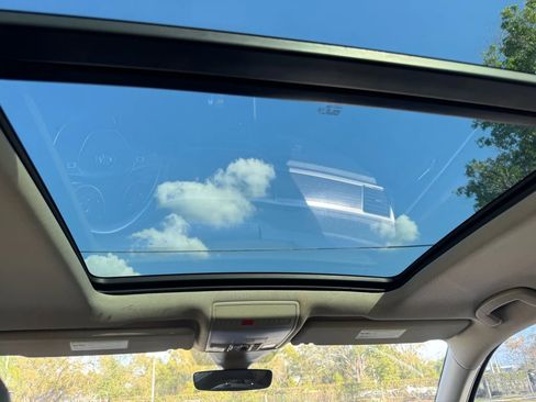 Used 2019 Volkswagen Atlas SE image 25