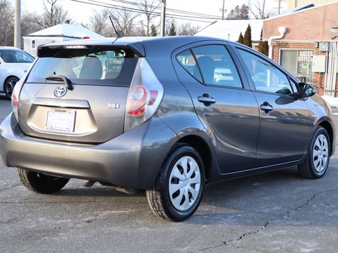 Used 2013 Toyota Prius C One image 8