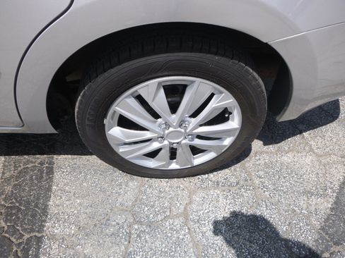 Used 2011 Nissan Sentra S Sedan 4D FWD image 9