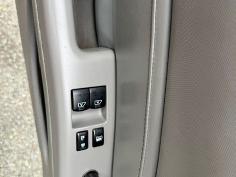 Used 2007 Nissan 350Z Roadster RWD image 8