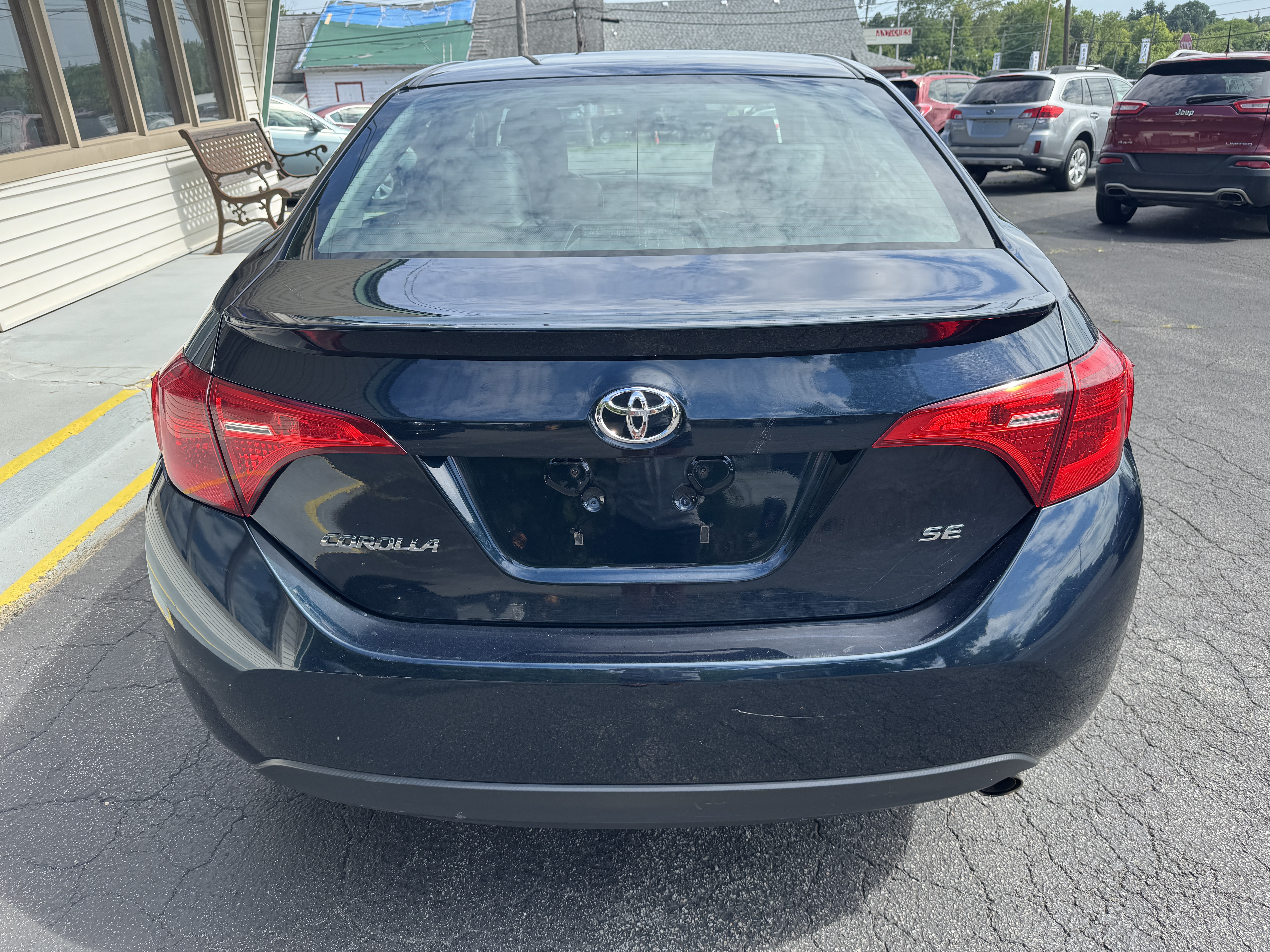 Used 2017 Toyota Corolla SE FWD image 5