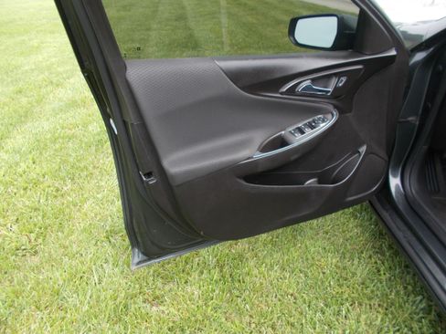 Used 2016 Chevrolet Malibu LT FWD image 5