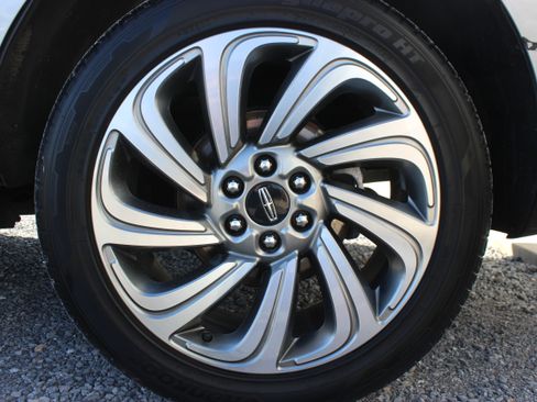 Used 2023 Lincoln Navigator 4WD Reserve image 12