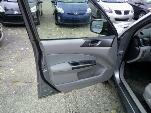 Used 2011 Subaru Forester 2.5X Premium image 8