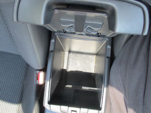 Used 2017 Nissan Rogue Sport S image 40