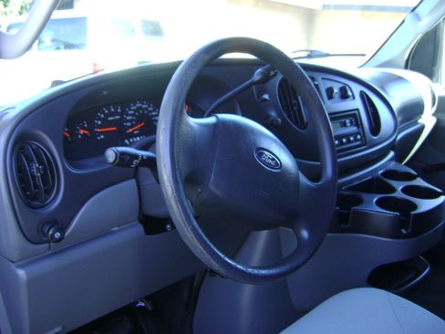 Used 2008 Ford E-150 and Econoline 150 image 13