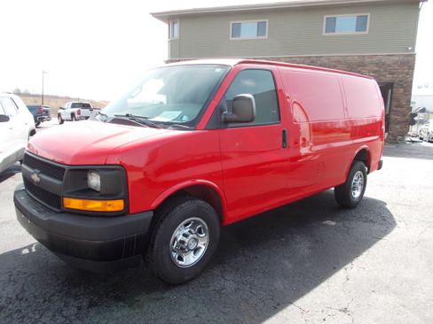 Used 2017 Chevrolet Express 2500 LS image 1