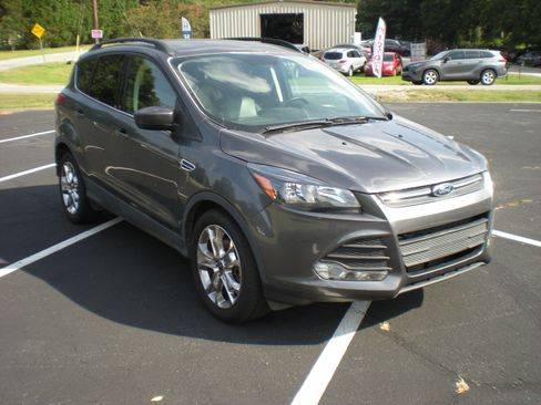 Used 2016 Ford Escape 4WD SE image 3