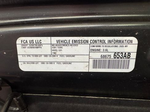 Used 2025 Jeep Gladiator Sport image 19