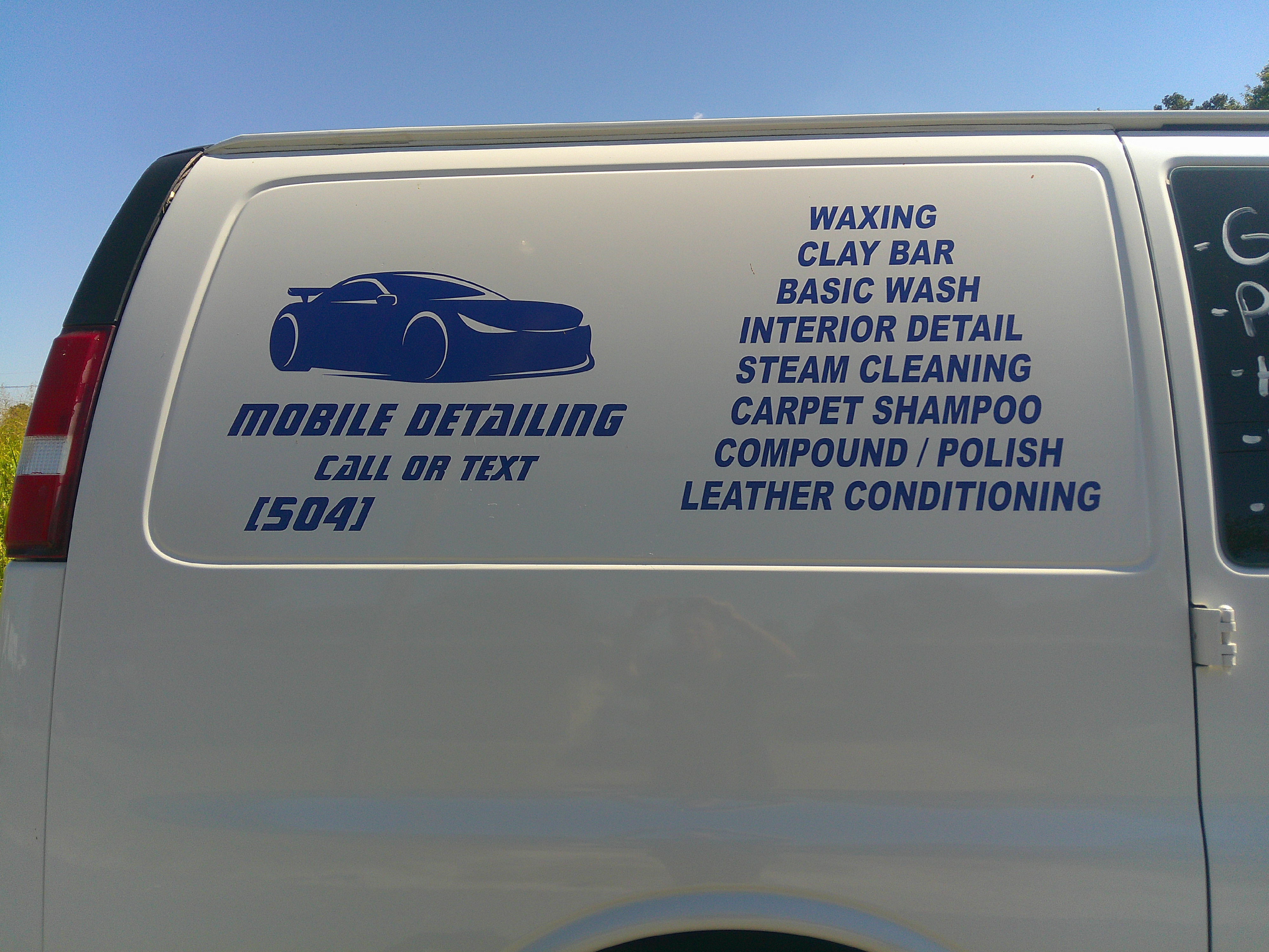 Used 2018 Chevrolet Express 2500 Extended RWD image 3