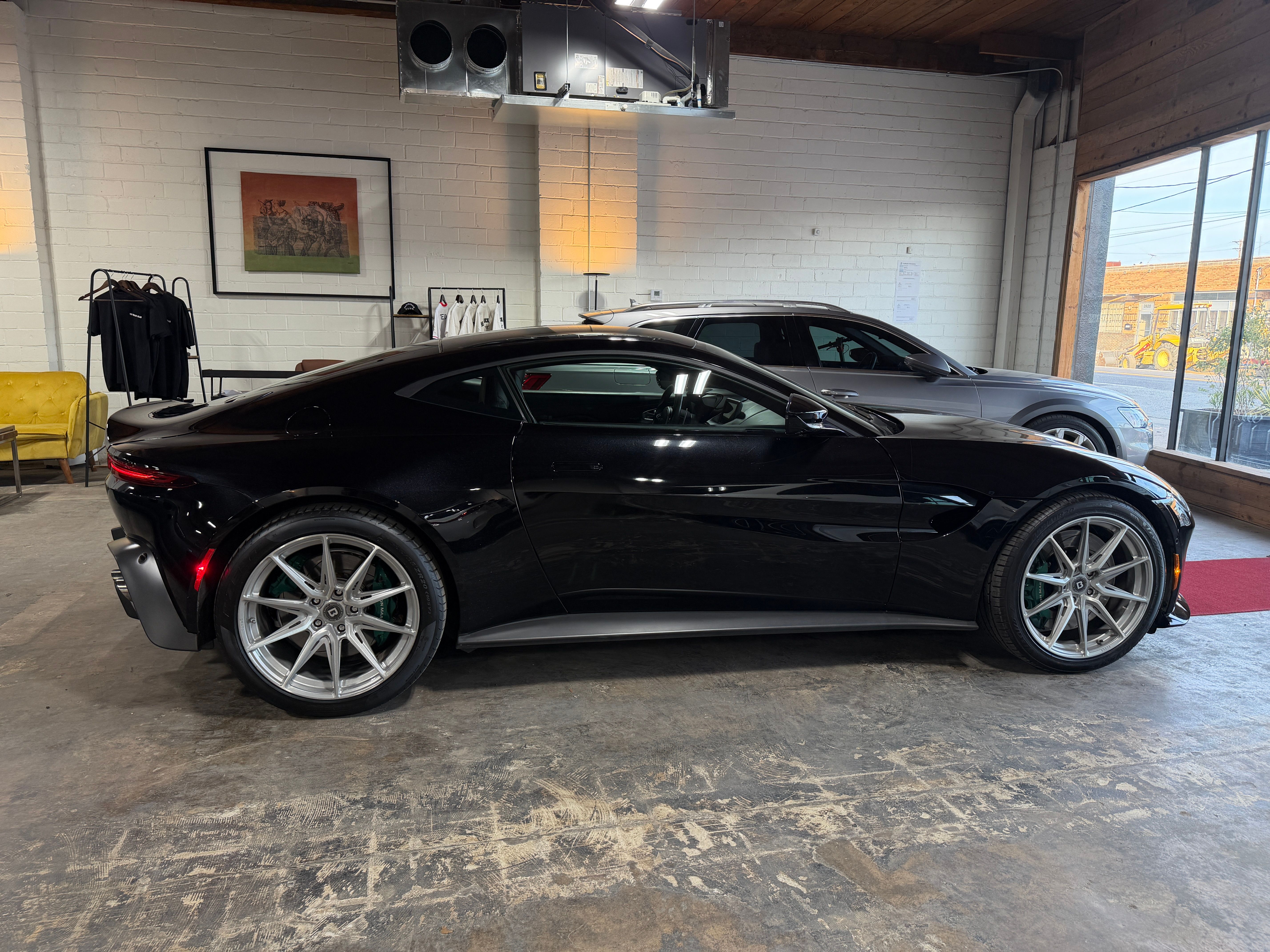Used 2020 Aston Martin V8 Vantage Coupe RWD image 9