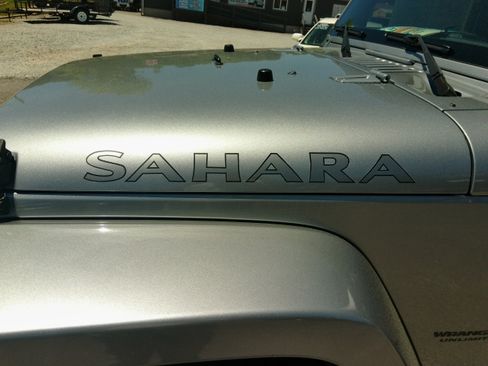 Used 2015 Jeep Wrangler 4WD Unlimited Sahara image 20