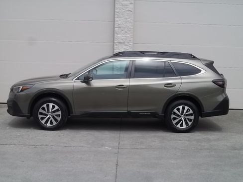 Used 2020 Subaru Outback Premium AWD/4WD image 7