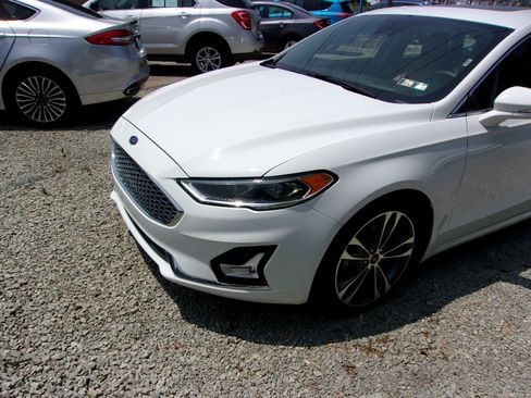 Used 2019 Ford Fusion Titanium AWD image 11