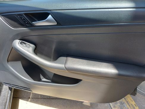 Used 2015 Volkswagen Jetta S image 23