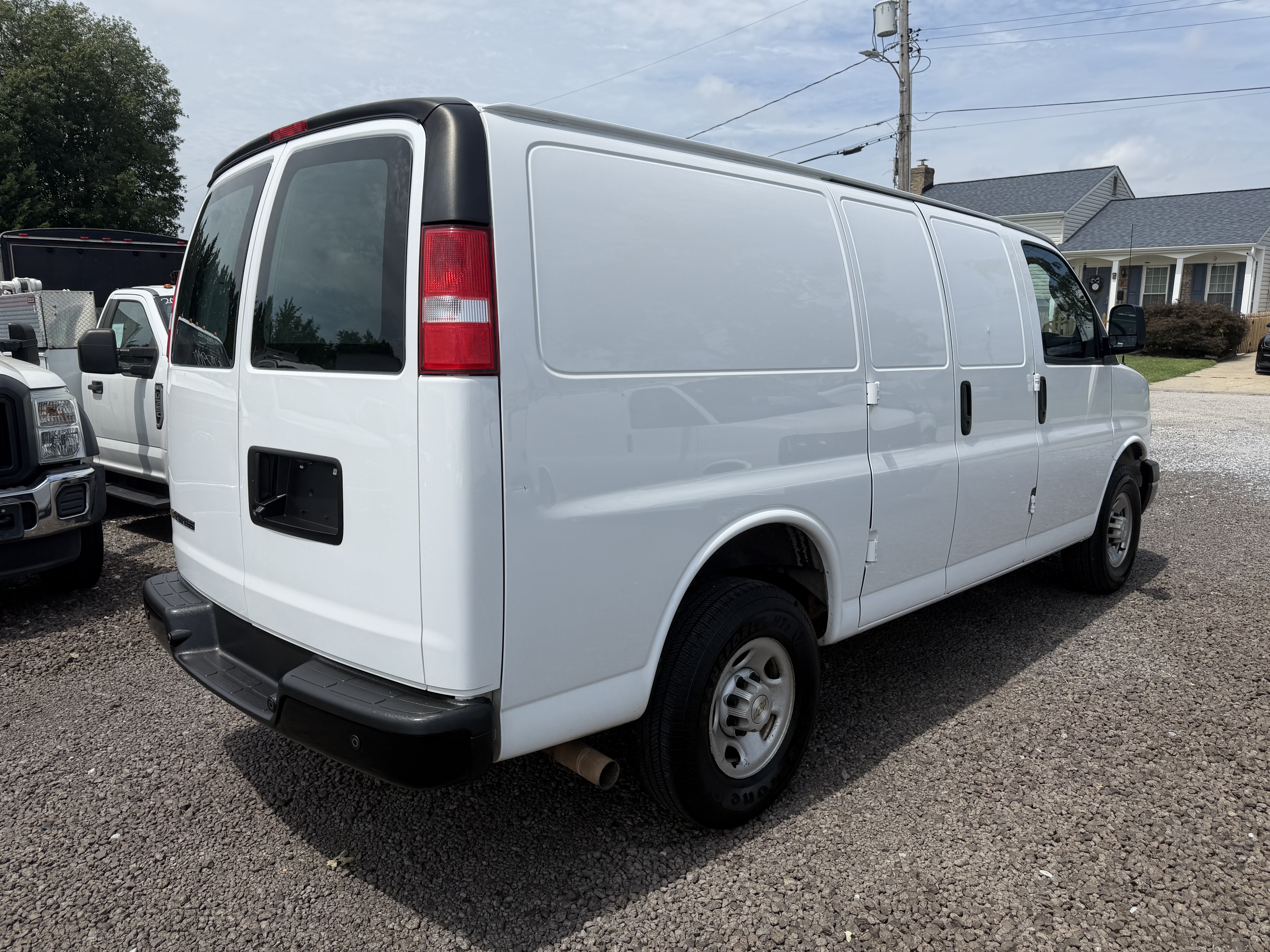 Used 2023 Chevrolet Express 2500 UNAVAIL RWD image 5