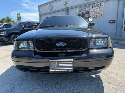 Used 2011 Ford Crown Victoria Police Interceptor RWD image 3