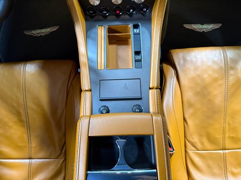 Used 2008 Aston Martin V8 Vantage Coupe RWD image 28