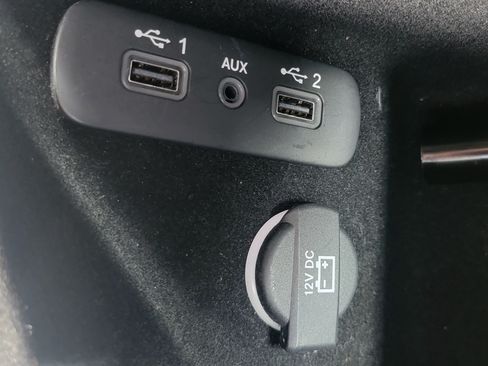 Used 2019 Dodge Challenger SXT image 17