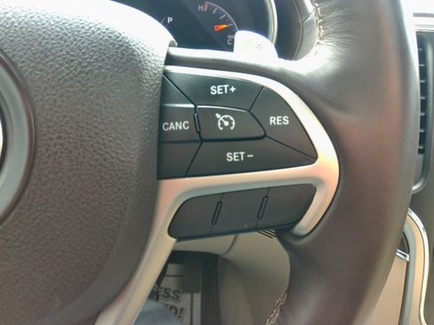 Used 2014 Jeep Grand Cherokee Overland image 59