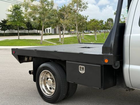 Used 2012 Ford F550 image 48