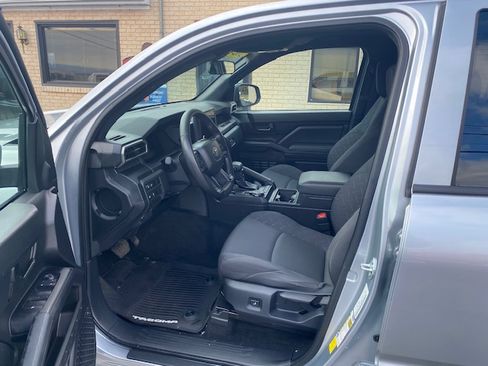Used 2024 Toyota Tacoma SR image 11