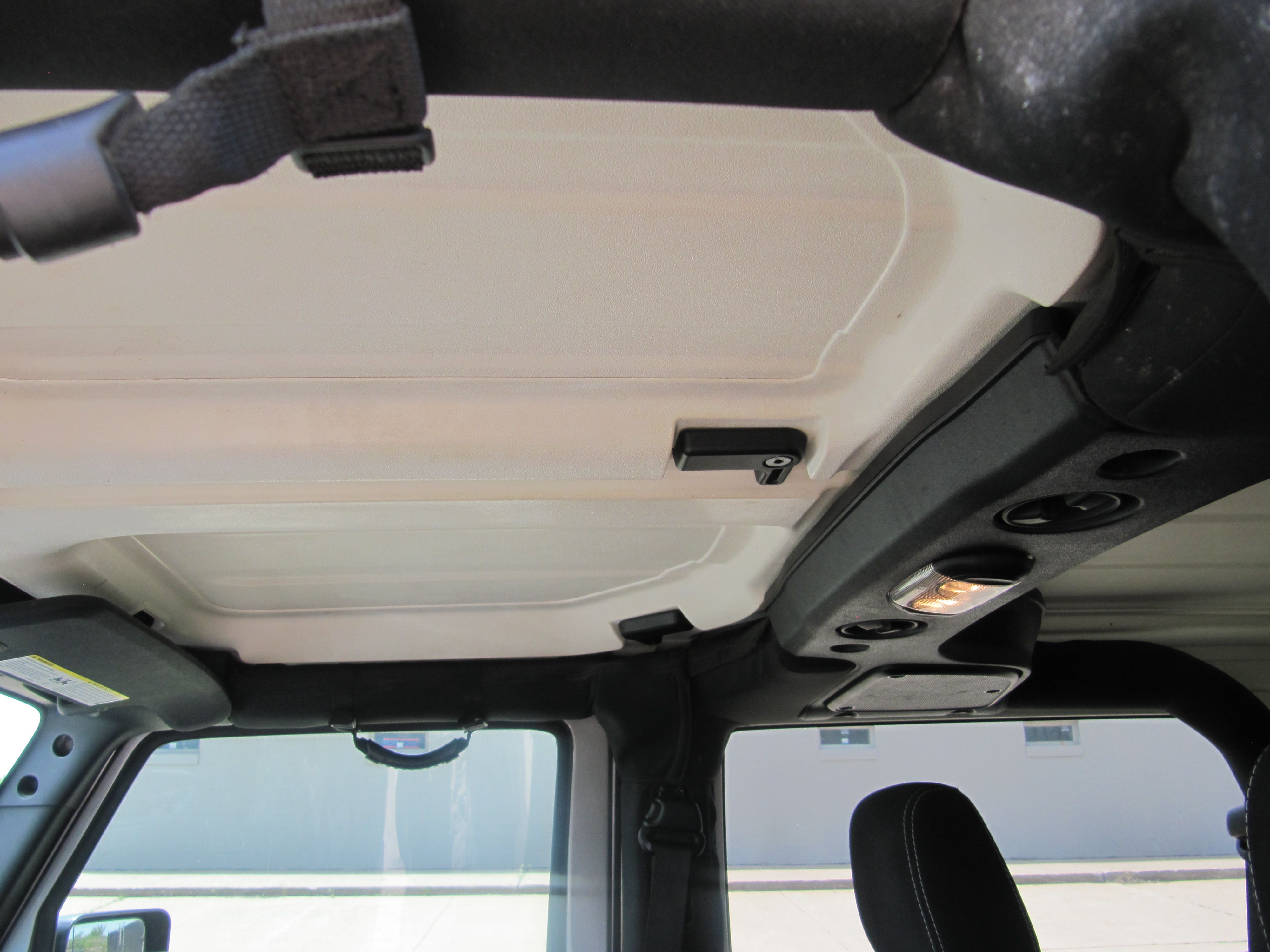 Used 2015 Jeep Wrangler 4WD Sahara image 14