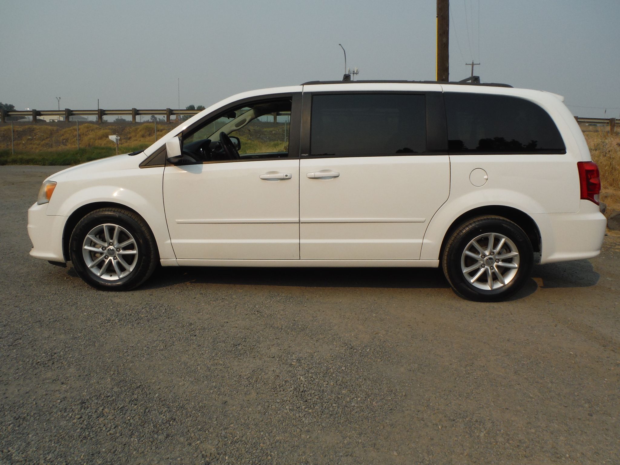 Used 2014 Dodge Grand Caravan SXT FWD image 5