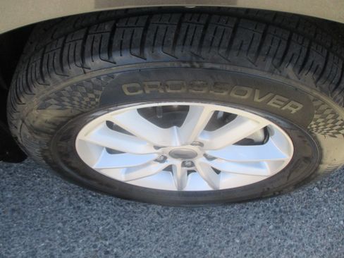 Used 2018 Dodge Journey SXT FWD image 21