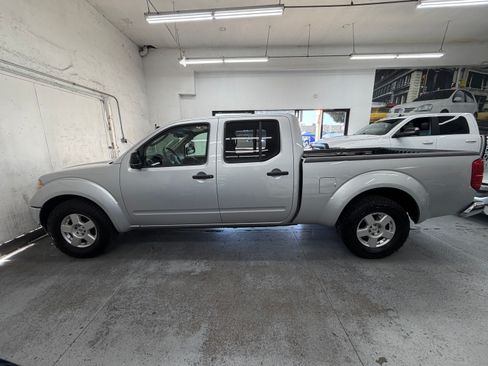 Used 2008 Nissan Frontier 2WD Crew Cab image 3