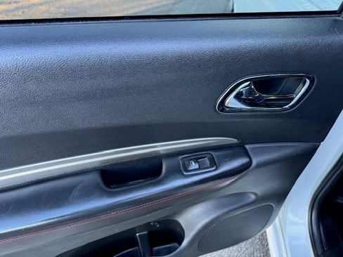 Used 2017 Dodge Durango R/T image 10