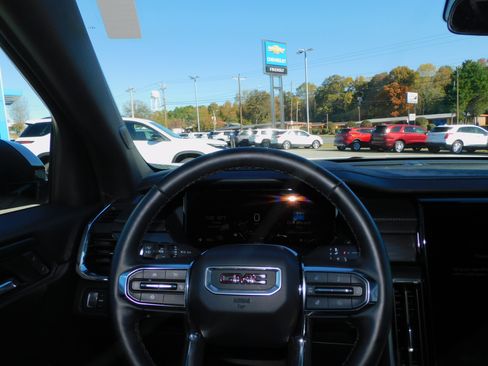 Certified 2025 GMC Acadia Elevation image 2