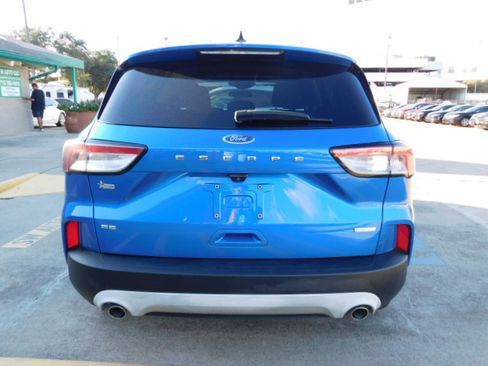Used 2020 Ford Escape SE image 7