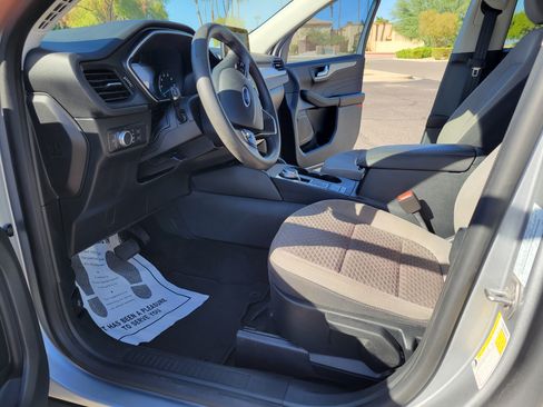 Used 2021 Ford Escape SE image 17