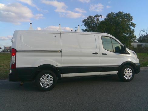 Used 2020 Ford Transit 150 XL image 8