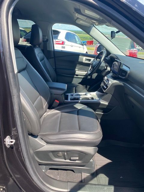 Used 2024 Ford Explorer 4WD XLT image 15